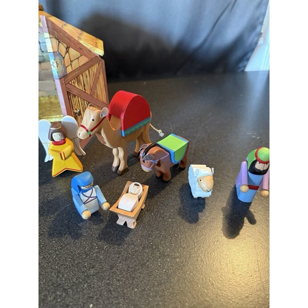 VTG 2005 Hallmark Nativity Manger Crèche 7 Wooden Pieces Carry Case Christmas